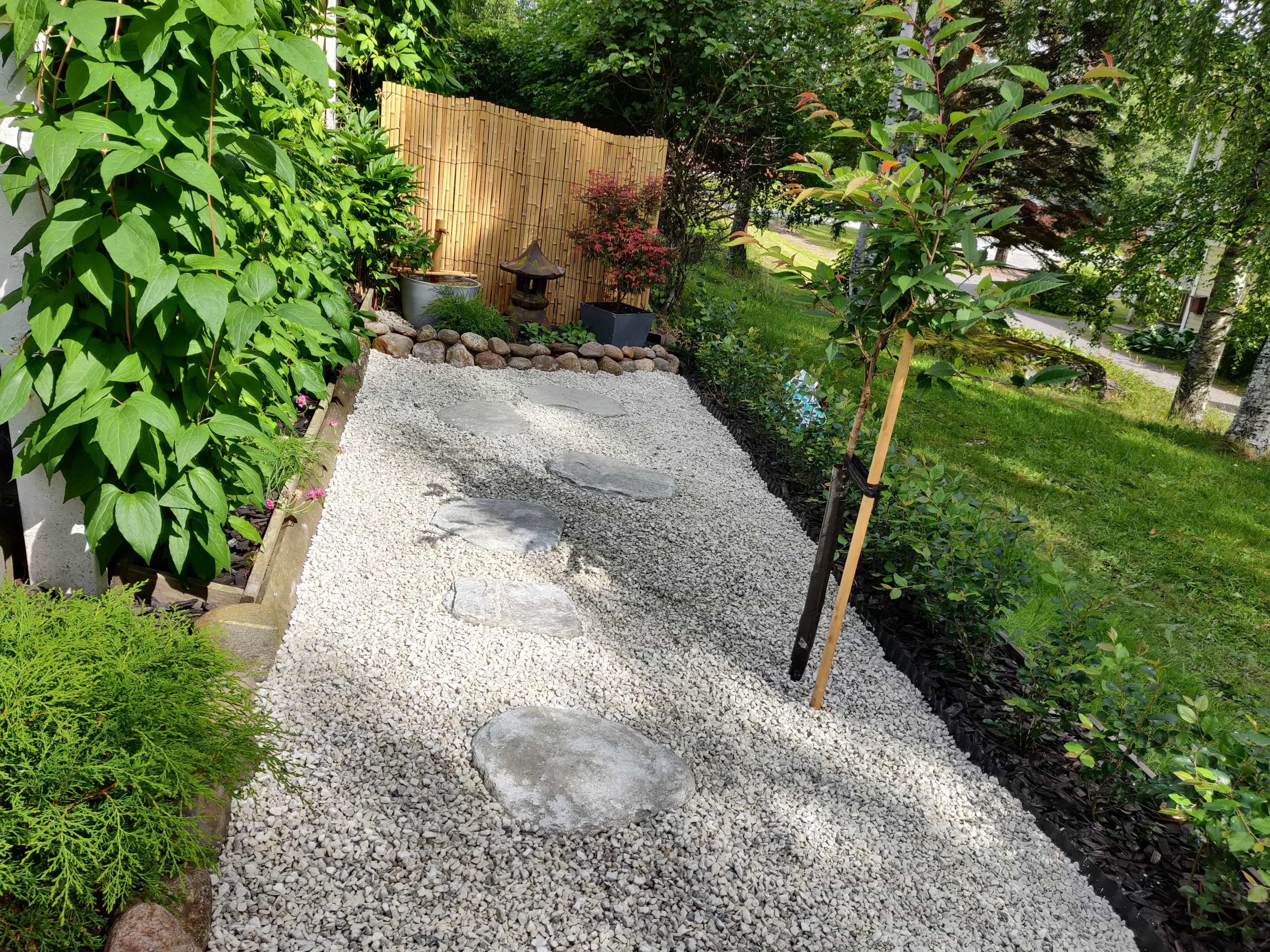 Finished placing the zen gravel, garden finished